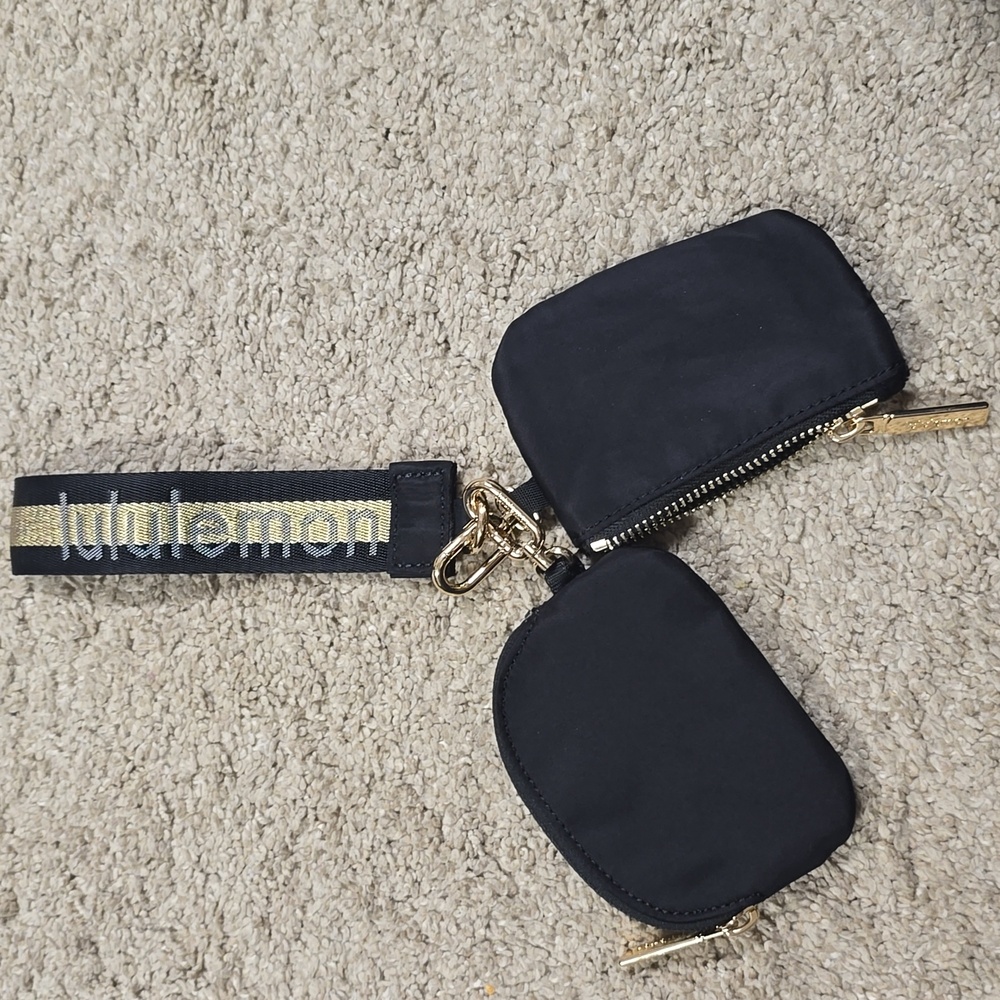Lululemon Dual Pouch Wristlet Blk/Gold NWOT - Picture 3 of 4